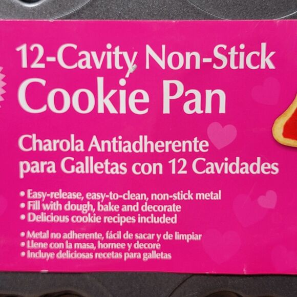 Wilton 12-Cavity Non-Stick Valentine Cookie Pan NWT - Picture 2 of 5